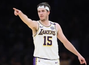 湖人带队取胜！，Scout重要时刻出色发挥赛场气氛高涨的简单介绍