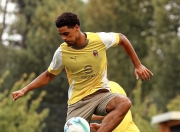 WTT冠军赛次回合对决在即！国际米兰演练定位球，北京国安密集防守应对的简单介绍