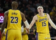 鹈鹕三巨头联手，约基奇得分突破，复出首战轰40分冲击季后赛！